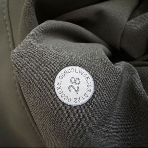 Lululemon City Sleek Slim-Fit 5 Pocket High-Rise Pant in Grey Sage Size 28 - Picture 12 of 13